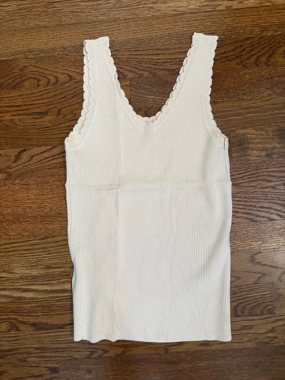 Women's Cream Ribbed Scallop Tank Top